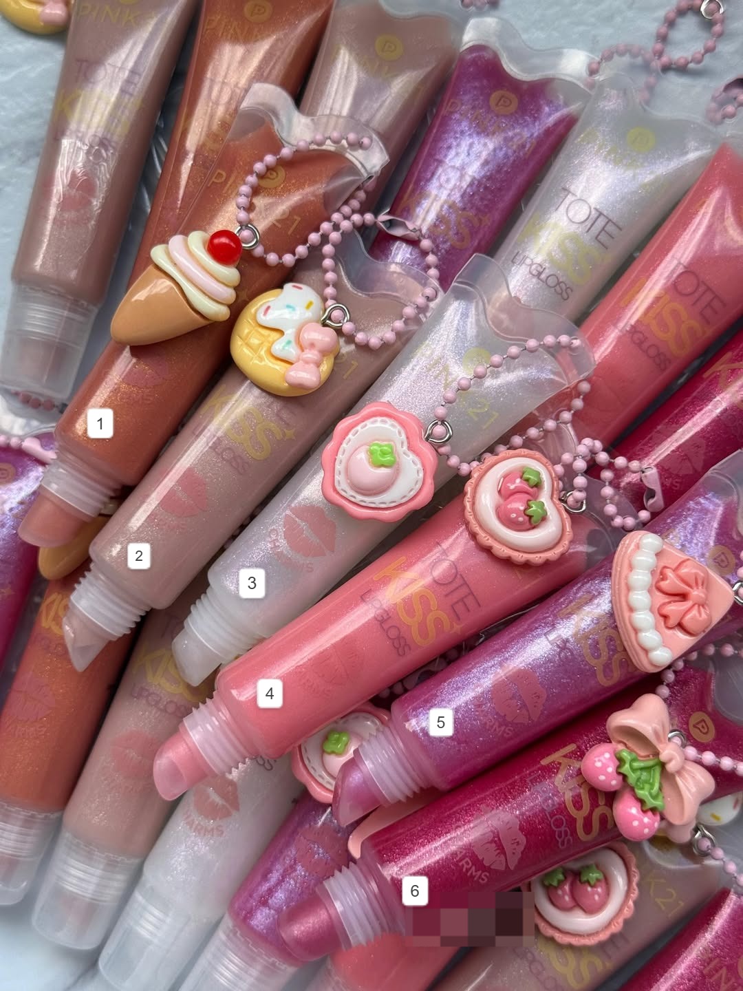 Lip Gloss Hidratante Pink 21 com Chaveiro Charme Brilho Labial